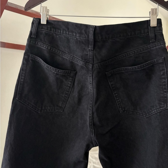 Reformation Val 90s Mid Rise Straight Jean in Black Vana Wash - Picture 4 of 5